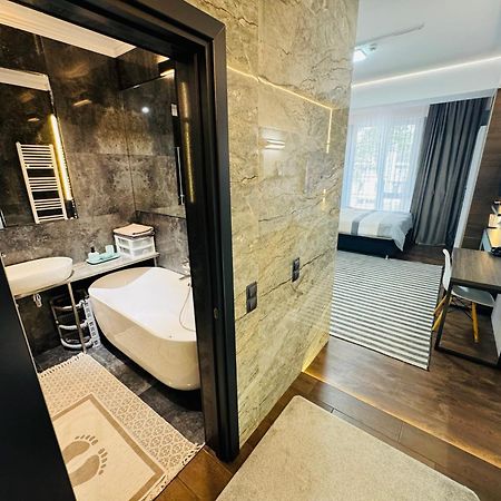 Rentnow Modern Lux Apartment In Centre Chişinău Eksteriør billede