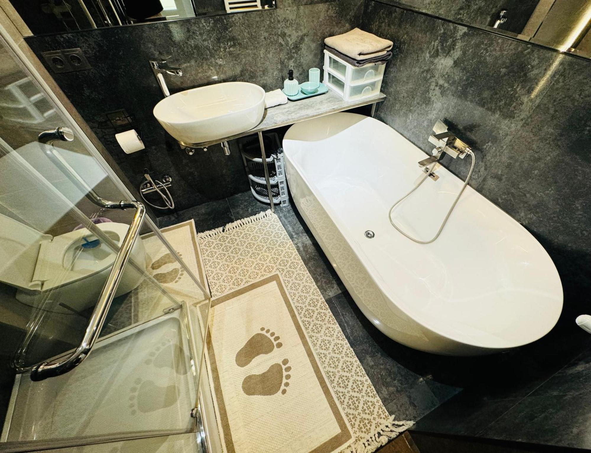 Rentnow Modern Lux Apartment In Centre Chişinău Eksteriør billede